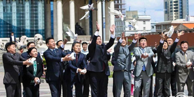 The MPP leaders doing a dove release ceremony before the 2016 election